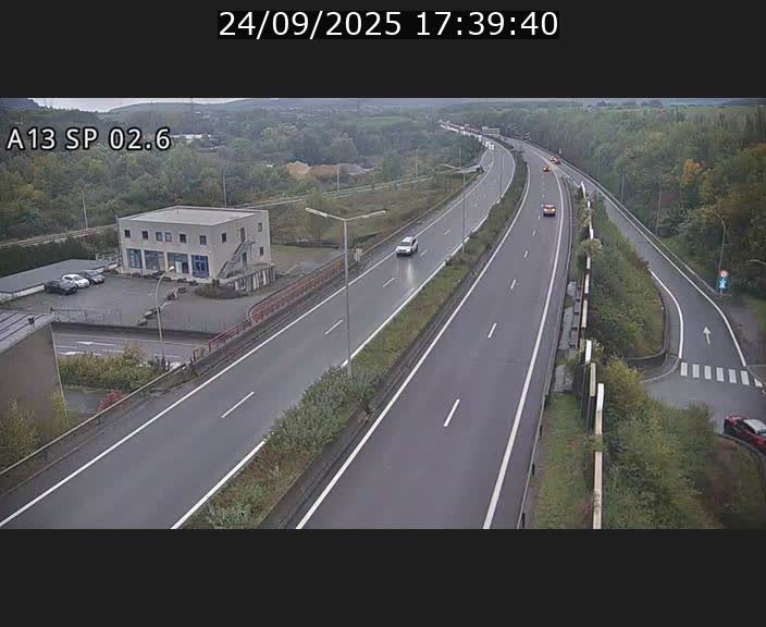 <h2>Traffic live webcam Luxembourg Sanem - A13 direction Pétange - BK 2.6</h2>
