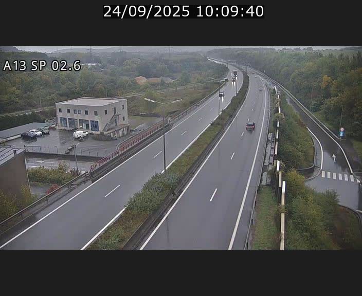 <h2>Traffic live webcam Luxembourg Sanem - A13 direction Pétange - BK 2.6</h2>