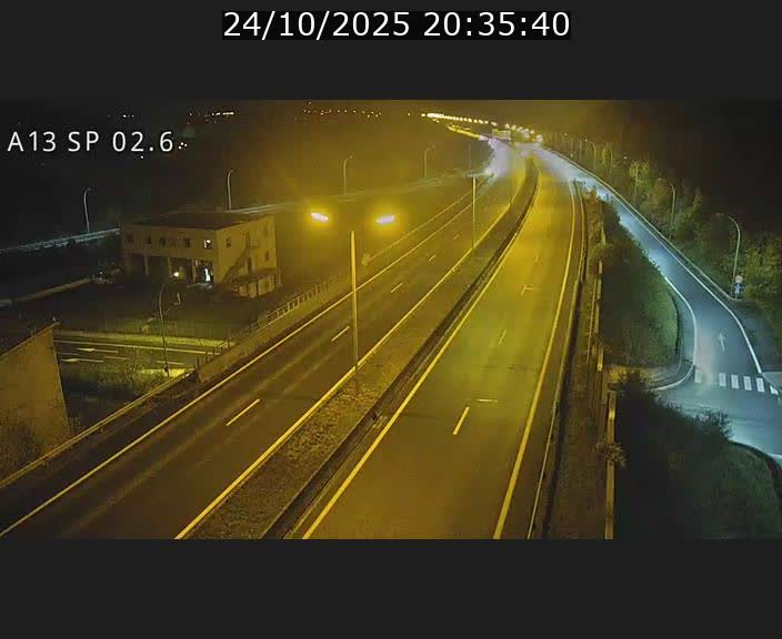 Traffic live webcam Luxembourg Sanem - A13 direction Pétange - BK 2.6