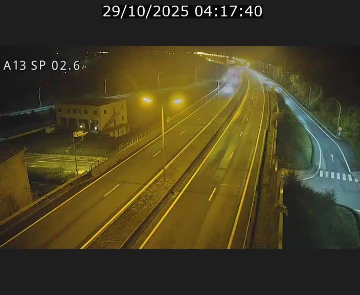 <h2>Traffic live webcam Luxembourg Sanem - A13 direction Pétange - BK 2.6</h2>