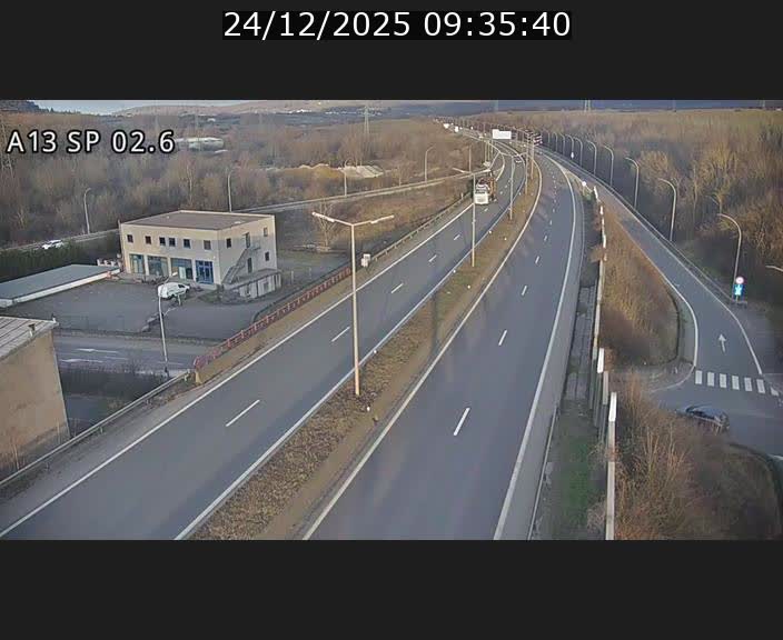 <h2>Traffic live webcam Luxembourg Sanem - A13 direction Pétange - BK 2.6</h2>