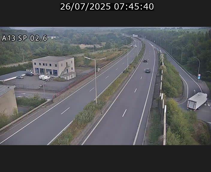 <h2>Traffic live webcam Luxembourg Sanem - A13 direction Pétange - BK 2.6</h2>