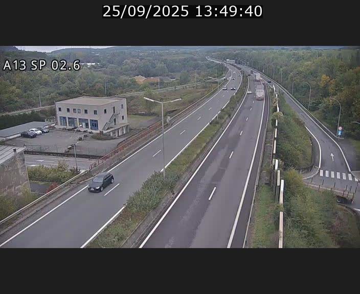 <h2>Traffic live webcam Luxembourg Sanem - A13 direction Pétange - BK 2.6</h2>