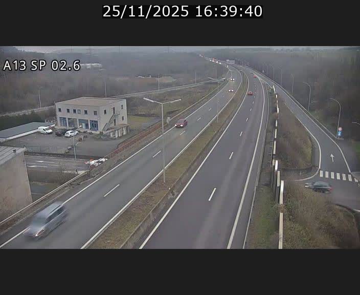 <h2>Traffic live webcam Luxembourg Sanem - A13 direction Pétange - BK 2.6</h2>