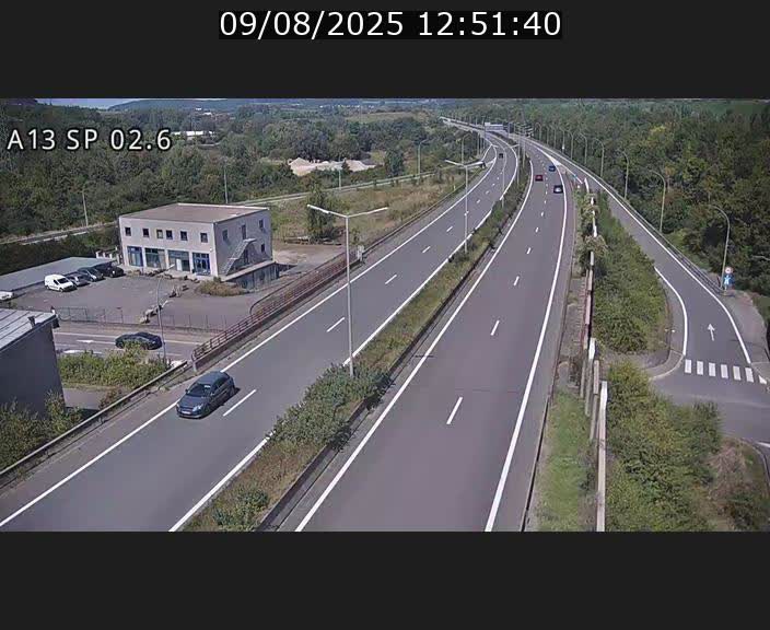 <h2>Traffic live webcam Luxembourg Sanem - A13 direction Pétange - BK 2.6</h2>
