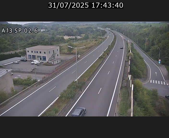 <h2>Traffic live webcam Luxembourg Sanem - A13 direction Pétange - BK 2.6</h2>