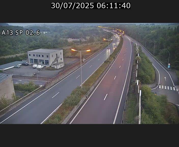 <h2>Traffic live webcam Luxembourg Sanem - A13 direction Pétange - BK 2.6</h2>
