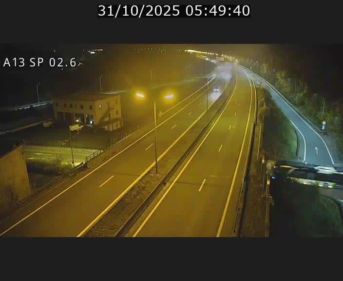 Traffic live webcam Luxembourg Sanem - A13 direction Pétange - BK 2.6