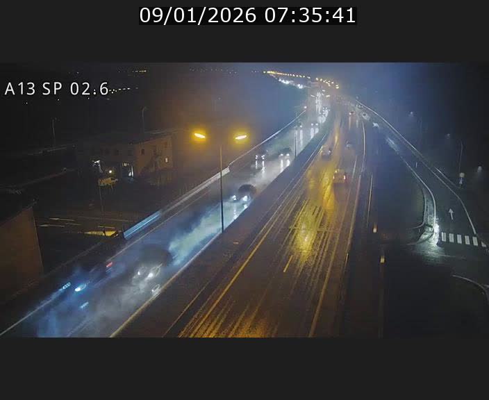 <h2>Traffic live webcam Luxembourg Sanem - A13 direction Pétange - BK 2.6</h2>