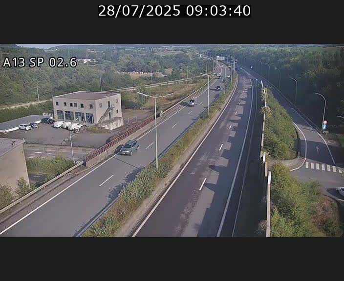 <h2>Traffic live webcam Luxembourg Sanem - A13 direction Pétange - BK 2.6</h2>