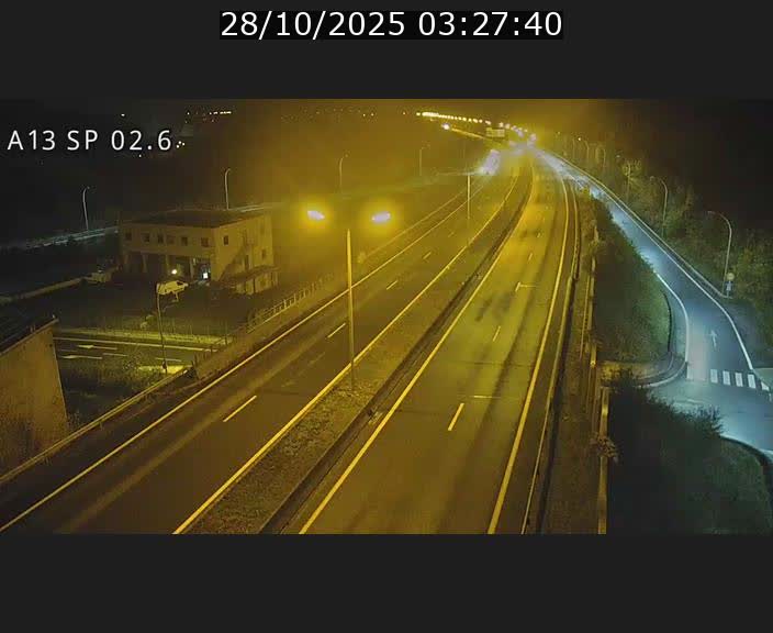 <h2>Traffic live webcam Luxembourg Sanem - A13 direction Pétange - BK 2.6</h2>