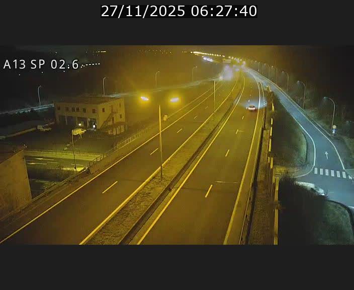 <h2>Traffic live webcam Luxembourg Sanem - A13 direction Pétange - BK 2.6</h2>