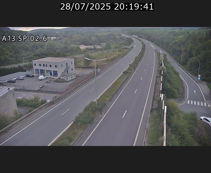<h2>Traffic live webcam Luxembourg Sanem - A13 direction Pétange - BK 2.6</h2>