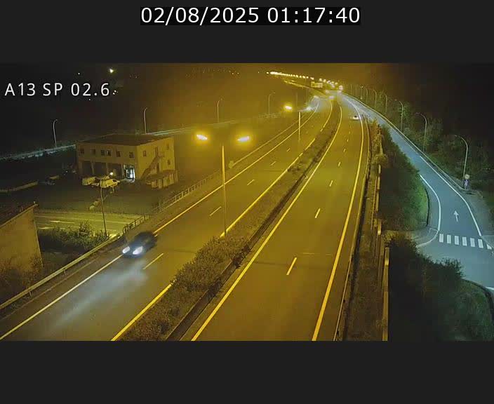 <h2>Traffic live webcam Luxembourg Sanem - A13 direction Pétange - BK 2.6</h2>