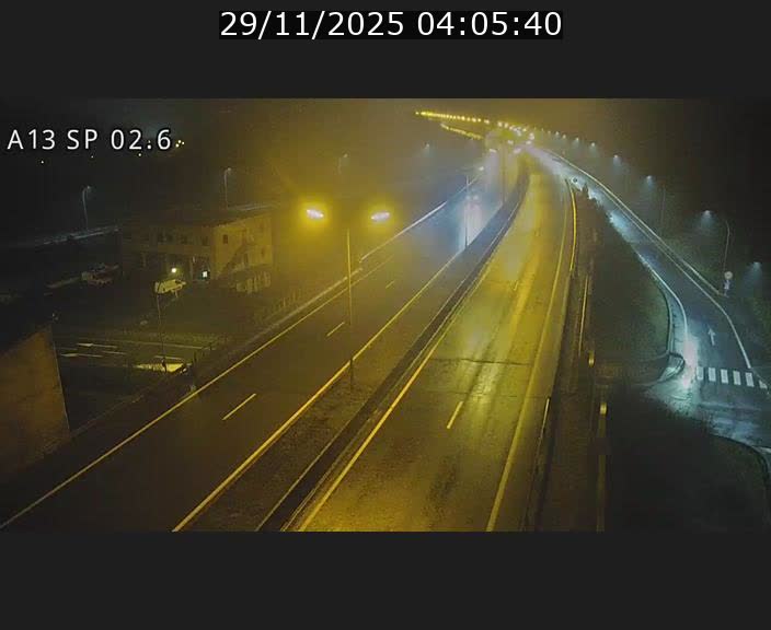 <h2>Traffic live webcam Luxembourg Sanem - A13 direction Pétange - BK 2.6</h2>