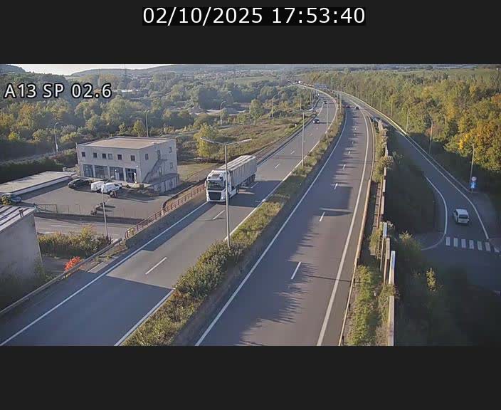 <h2>Traffic live webcam Luxembourg Sanem - A13 direction Pétange - BK 2.6</h2>