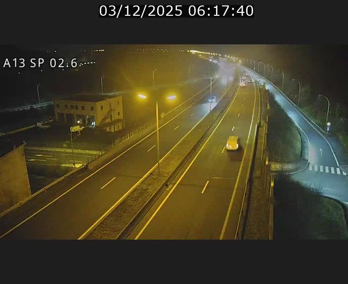 Traffic live webcam Luxembourg Sanem - A13 direction Pétange - BK 2.6