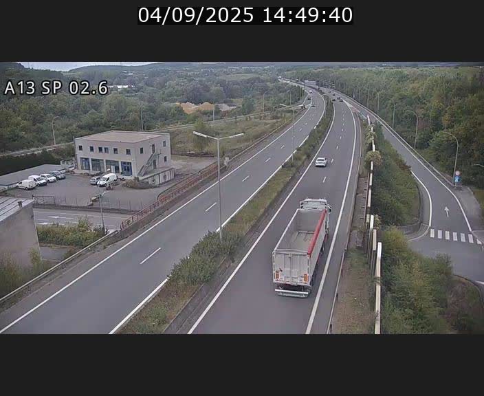 <h2>Traffic live webcam Luxembourg Sanem - A13 direction Pétange - BK 2.6</h2>