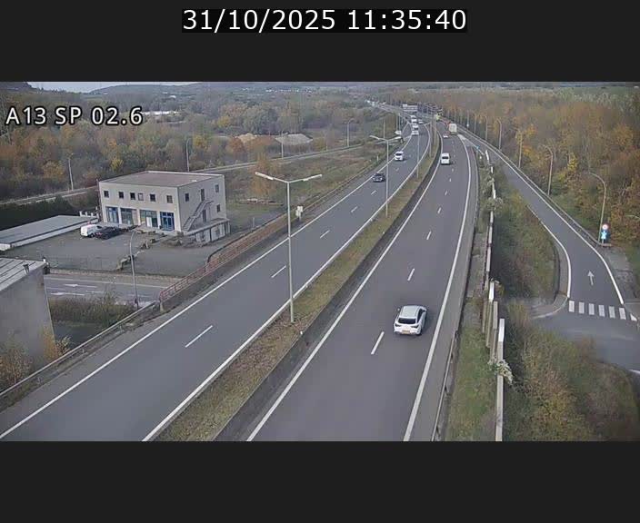 <h2>Traffic live webcam Luxembourg Sanem - A13 direction Pétange - BK 2.6</h2>
