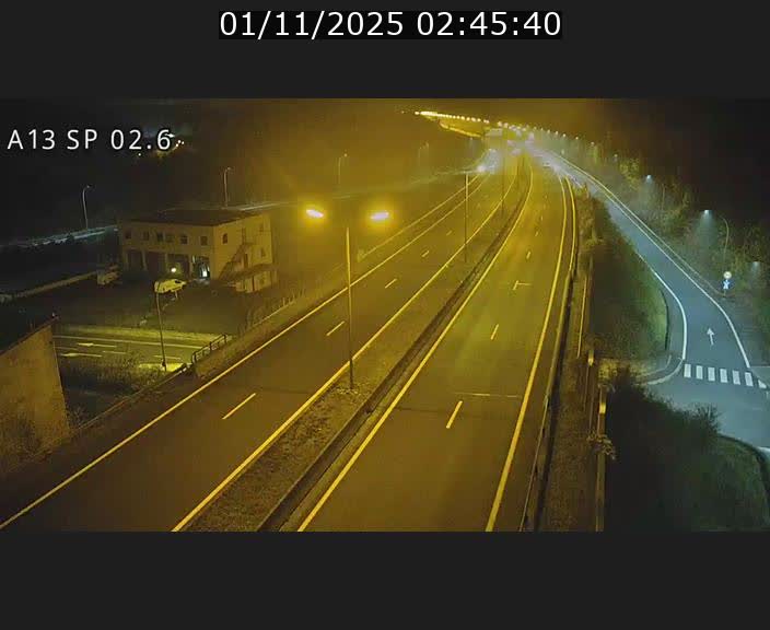<h2>Traffic live webcam Luxembourg Sanem - A13 direction Pétange - BK 2.6</h2>