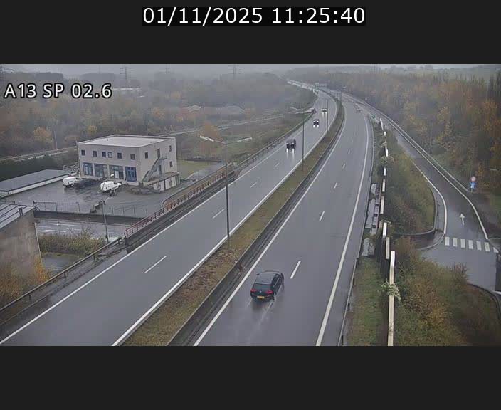 <h2>Traffic live webcam Luxembourg Sanem - A13 direction Pétange - BK 2.6</h2>