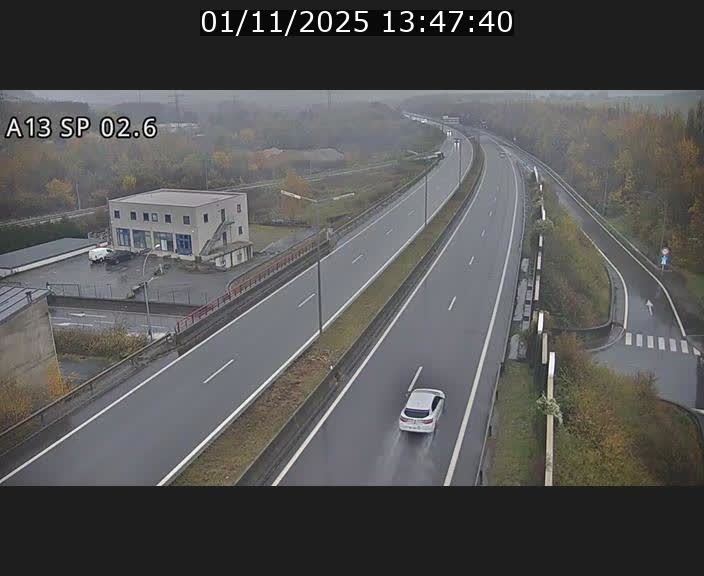 <h2>Traffic live webcam Luxembourg Sanem - A13 direction Pétange - BK 2.6</h2>