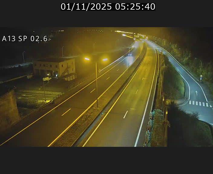 <h2>Traffic live webcam Luxembourg Sanem - A13 direction Pétange - BK 2.6</h2>