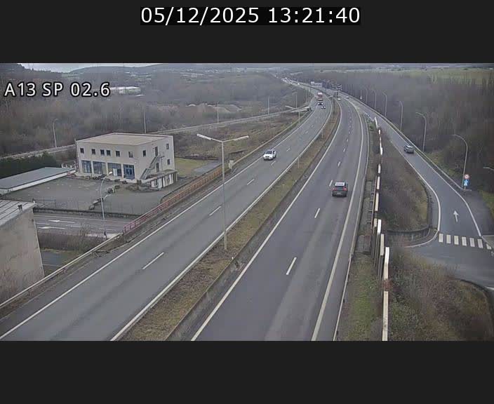 <h2>Traffic live webcam Luxembourg Sanem - A13 direction Pétange - BK 2.6</h2>