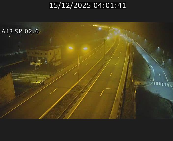 <h2>Traffic live webcam Luxembourg Sanem - A13 direction Pétange - BK 2.6</h2>
