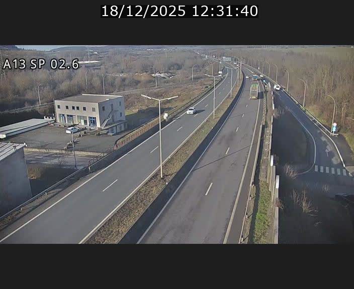 <h2>Traffic live webcam Luxembourg Sanem - A13 direction Pétange - BK 2.6</h2>