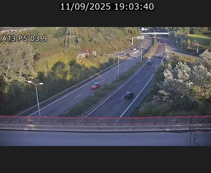 <h2>Traffic live webcam Luxembourg Differdange - A13 direction Esch-sur-Alzette - BK 3.9</h2>