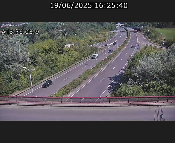 <h2>Traffic live webcam Luxembourg Differdange - A13 direction Esch-sur-Alzette - BK 3.9</h2>