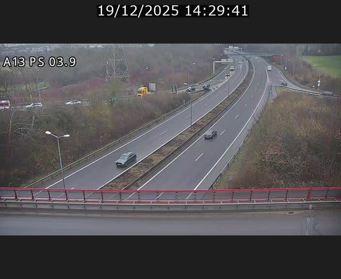<h2>Traffic live webcam Luxembourg Differdange - A13 direction Esch-sur-Alzette - BK 3.9</h2>