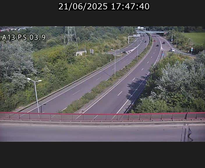 <h2>Traffic live webcam Luxembourg Differdange - A13 direction Esch-sur-Alzette - BK 3.9</h2>