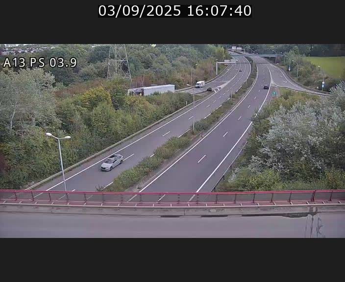 <h2>Traffic live webcam Luxembourg Differdange - A13 direction Esch-sur-Alzette - BK 3.9</h2>