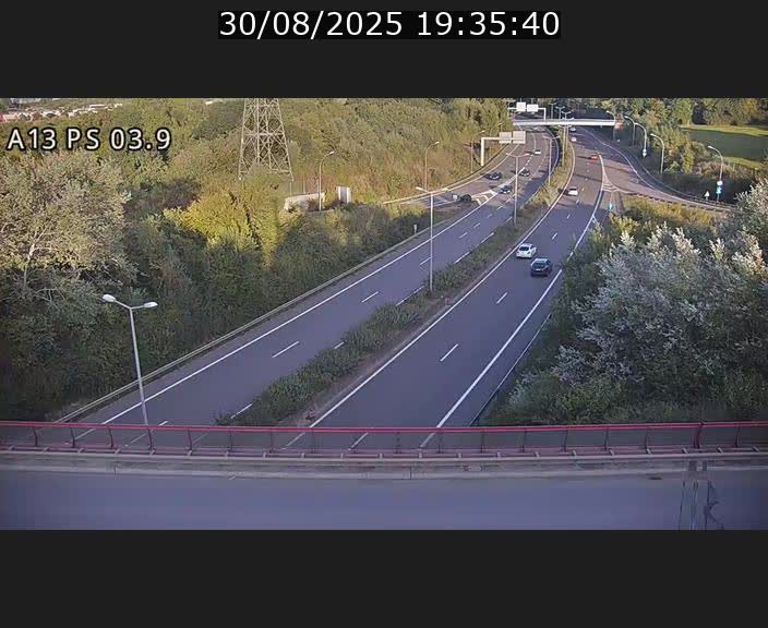 <h2>Traffic live webcam Luxembourg Differdange - A13 direction Esch-sur-Alzette - BK 3.9</h2>