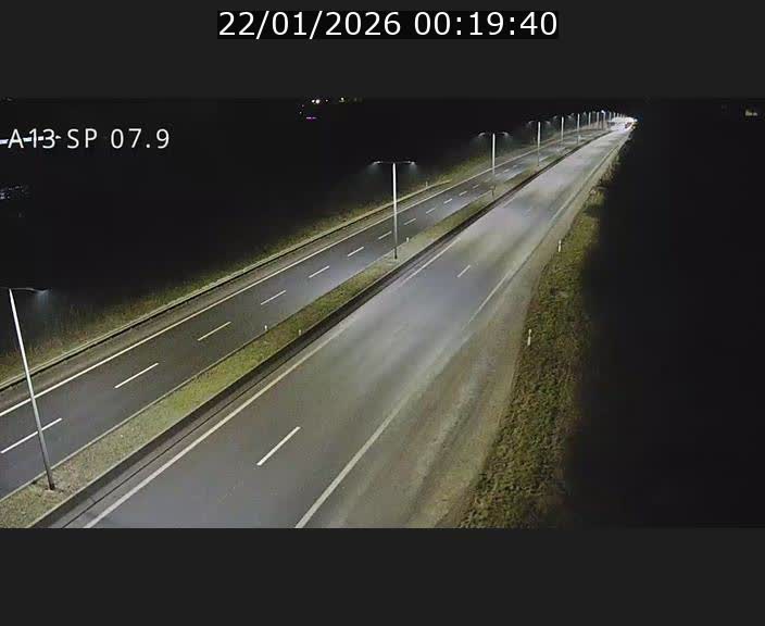 Traffic live webcam Luxembourg Jonction Lankelz - A13 direction Pétange - BK 7.9