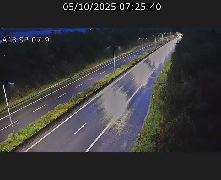 <h2>Traffic live webcam Luxembourg Jonction Lankelz - A13 direction Pétange - BK 7.9</h2>