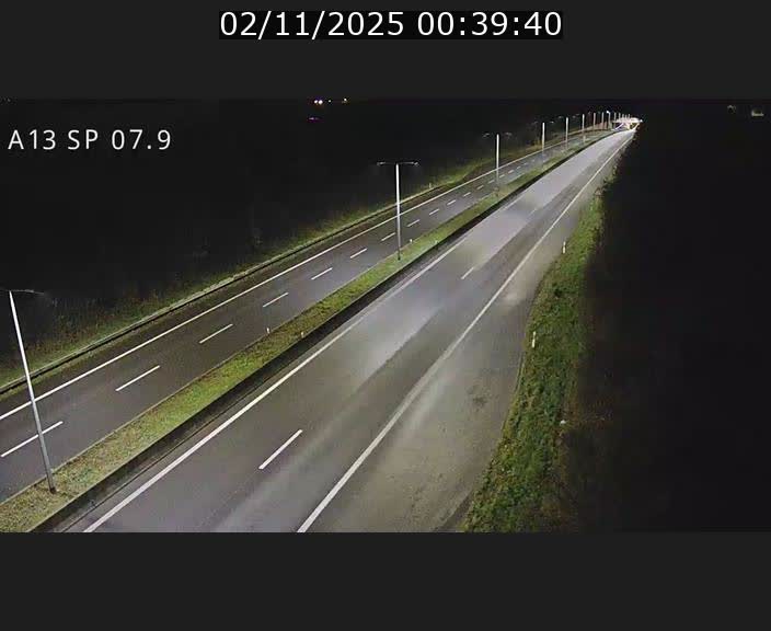<h2>Traffic live webcam Luxembourg Jonction Lankelz - A13 direction Pétange - BK 7.9</h2>