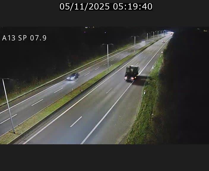 <h2>Traffic live webcam Luxembourg Jonction Lankelz - A13 direction Pétange - BK 7.9</h2>