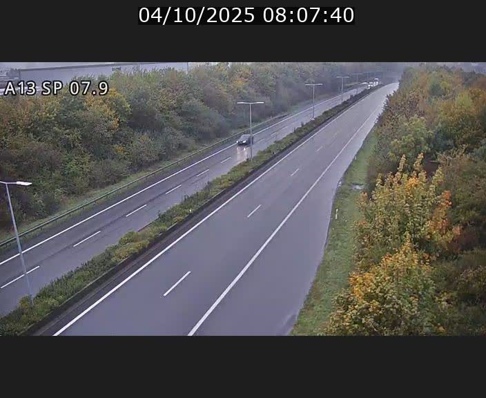 <h2>Traffic live webcam Luxembourg Jonction Lankelz - A13 direction Pétange - BK 7.9</h2>