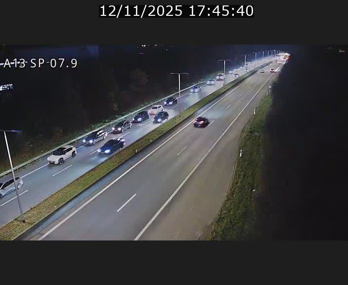 <h2>Traffic live webcam Luxembourg Jonction Lankelz - A13 direction Pétange - BK 7.9</h2>