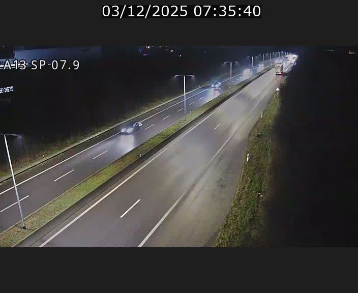 <h2>Traffic live webcam Luxembourg Jonction Lankelz - A13 direction Pétange - BK 7.9</h2>