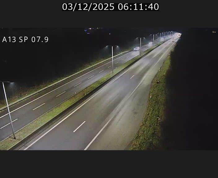 <h2>Traffic live webcam Luxembourg Jonction Lankelz - A13 direction Pétange - BK 7.9</h2>
