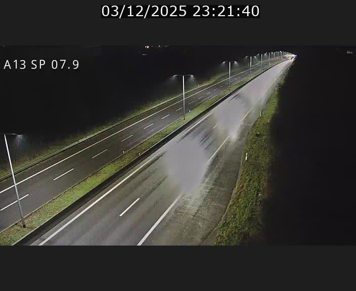 <h2>Traffic live webcam Luxembourg Jonction Lankelz - A13 direction Pétange - BK 7.9</h2>