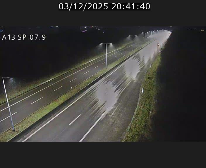 <h2>Traffic live webcam Luxembourg Jonction Lankelz - A13 direction Pétange - BK 7.9</h2>