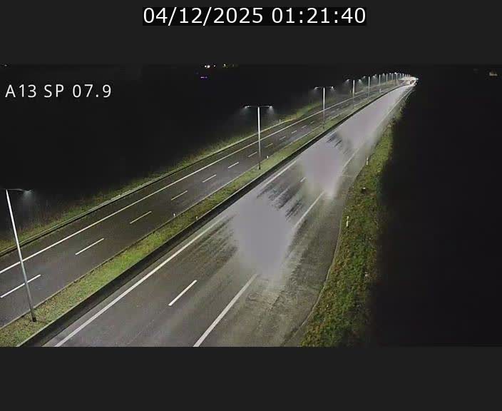<h2>Traffic live webcam Luxembourg Jonction Lankelz - A13 direction Pétange - BK 7.9</h2>
