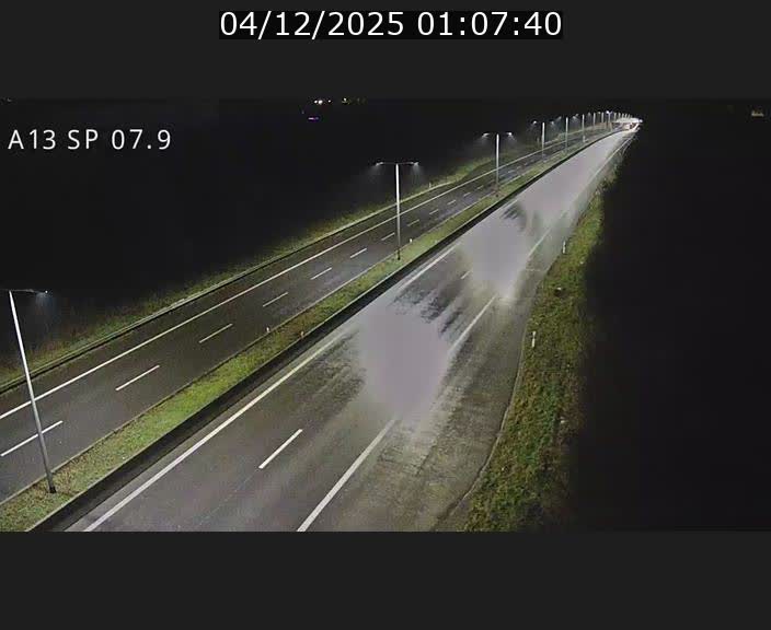 <h2>Traffic live webcam Luxembourg Jonction Lankelz - A13 direction Pétange - BK 7.9</h2>