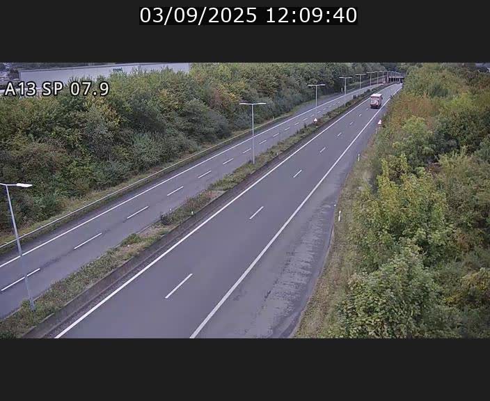 <h2>Traffic live webcam Luxembourg Jonction Lankelz - A13 direction Pétange - BK 7.9</h2>