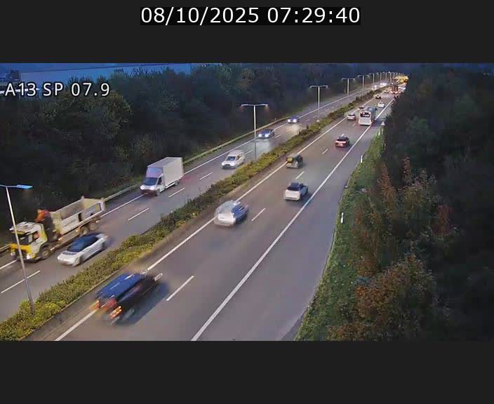 <h2>Traffic live webcam Luxembourg Jonction Lankelz - A13 direction Pétange - BK 7.9</h2>